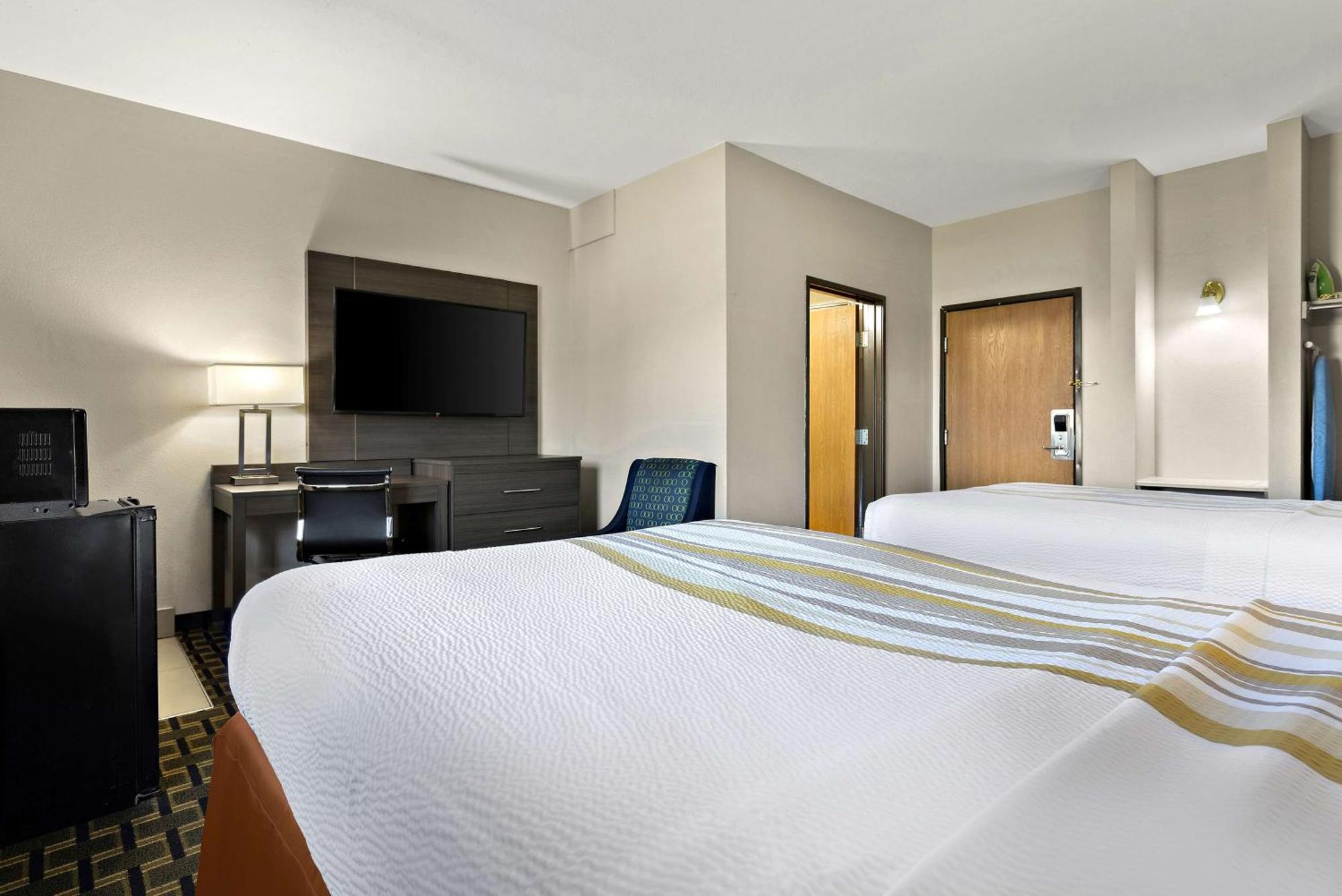 Surestay Plus Hotel By Best Western Tulsa East Екстер'єр фото