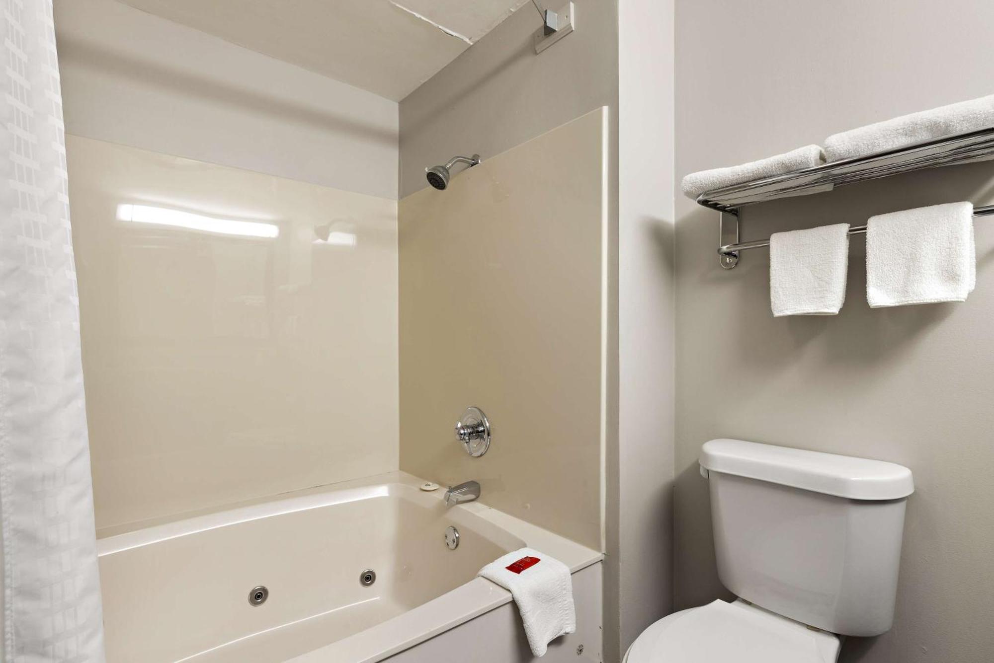 Surestay Plus Hotel By Best Western Tulsa East Екстер'єр фото