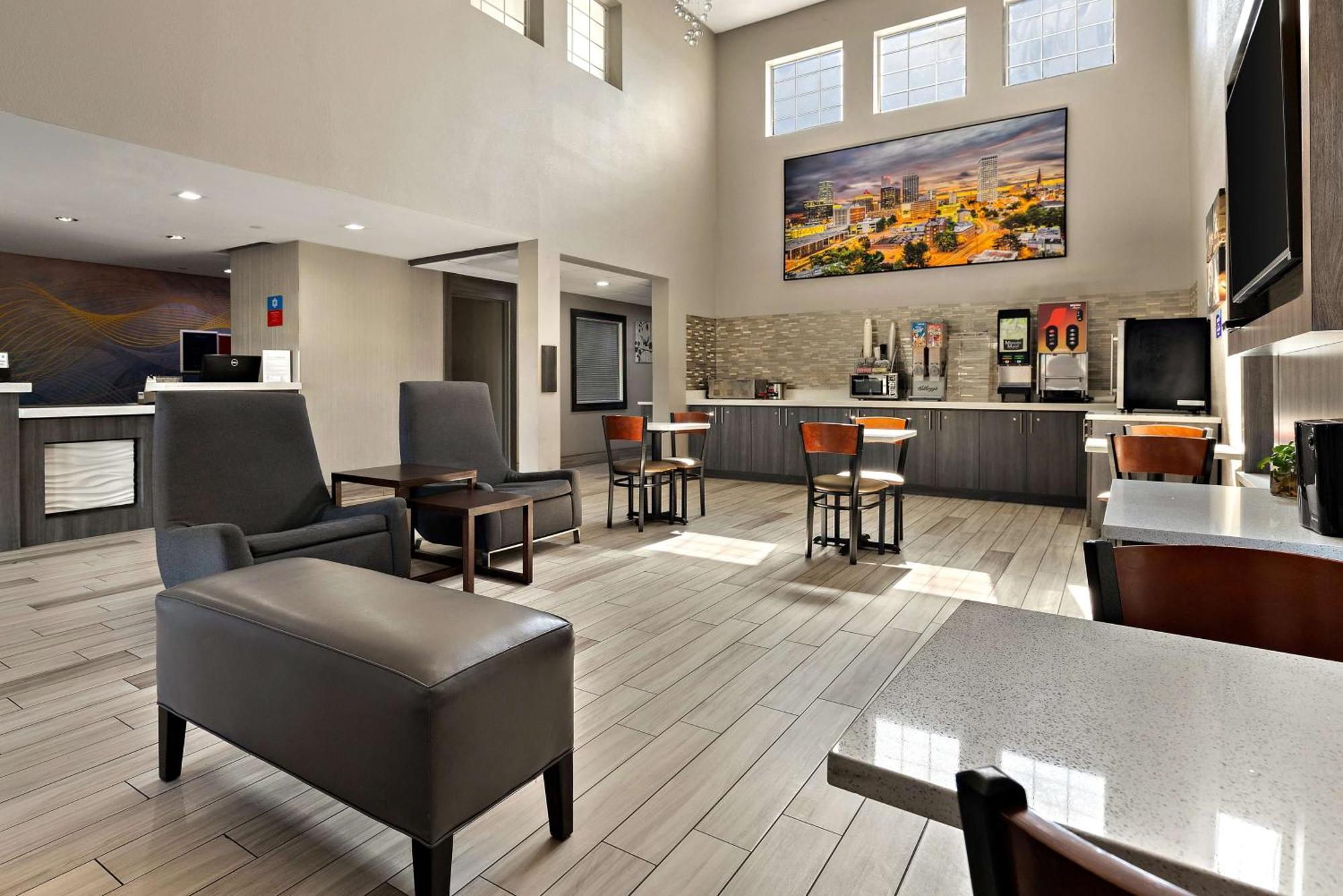 Surestay Plus Hotel By Best Western Tulsa East Екстер'єр фото